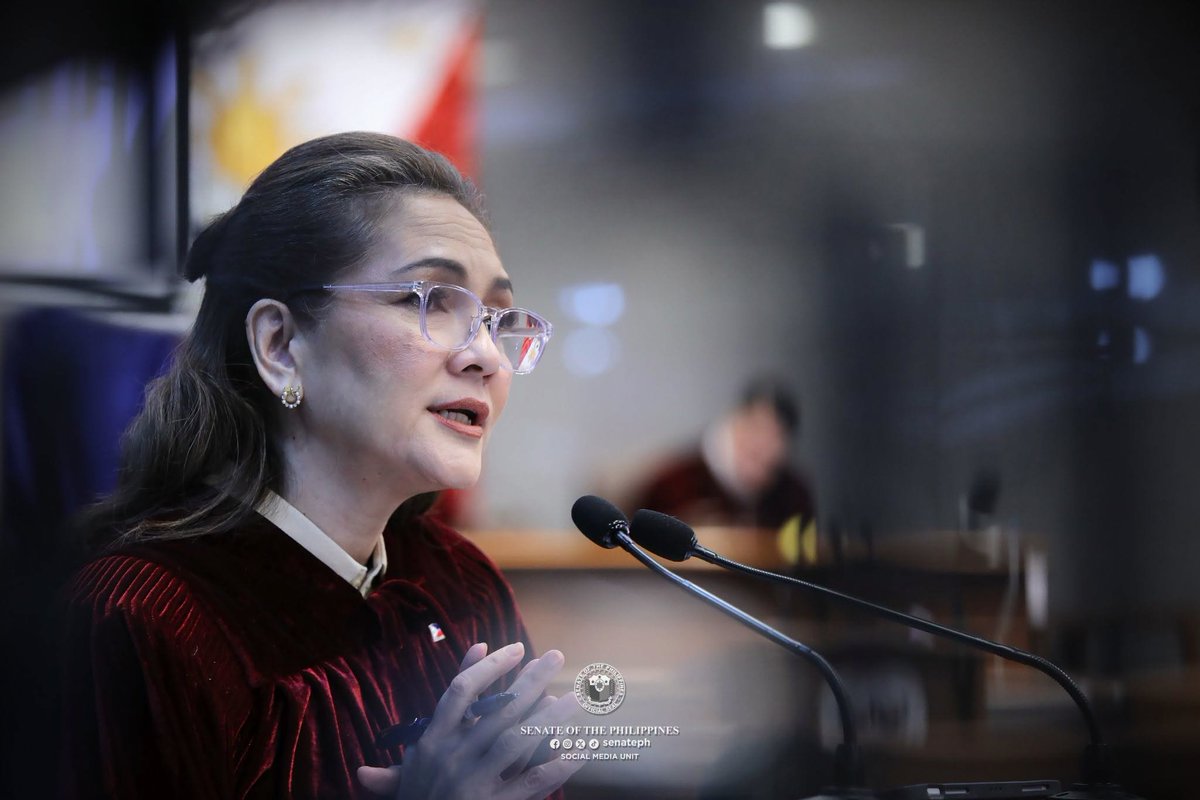 hontigatchfam's tweet photo. dalawa yung watermark. isang senate ph, isang senate president. https://t.co/e9cZGU0Vqe