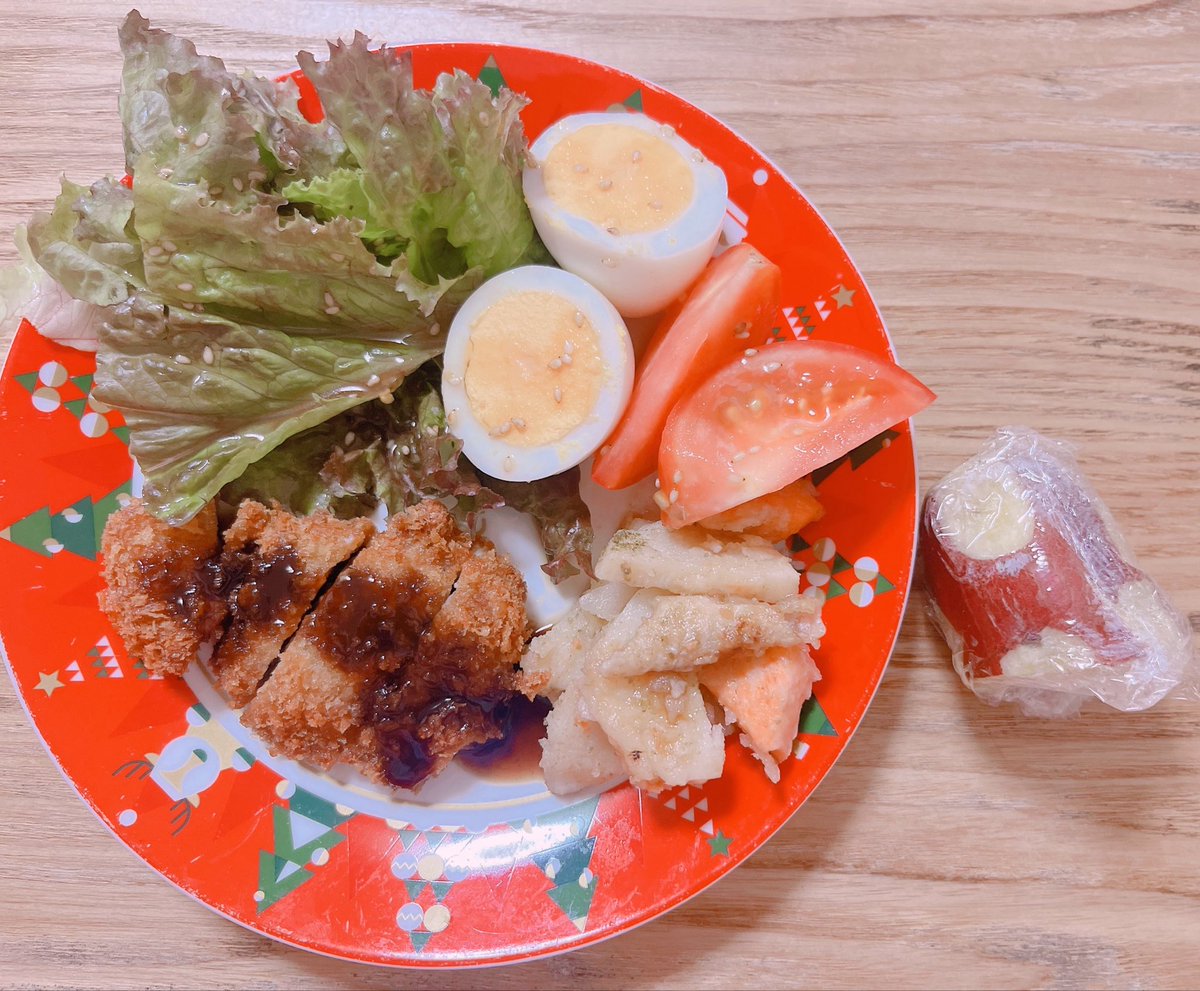 ongyaaaaa31's tweet photo. 夕飯！
ミニ型ロースでカツした😌
あと鮭と山芋のポン酢焼き。
サラダと焼き芋🍠

#ダイエット垢さんと繋がりたい https://t.co/gCpTzNTqy4