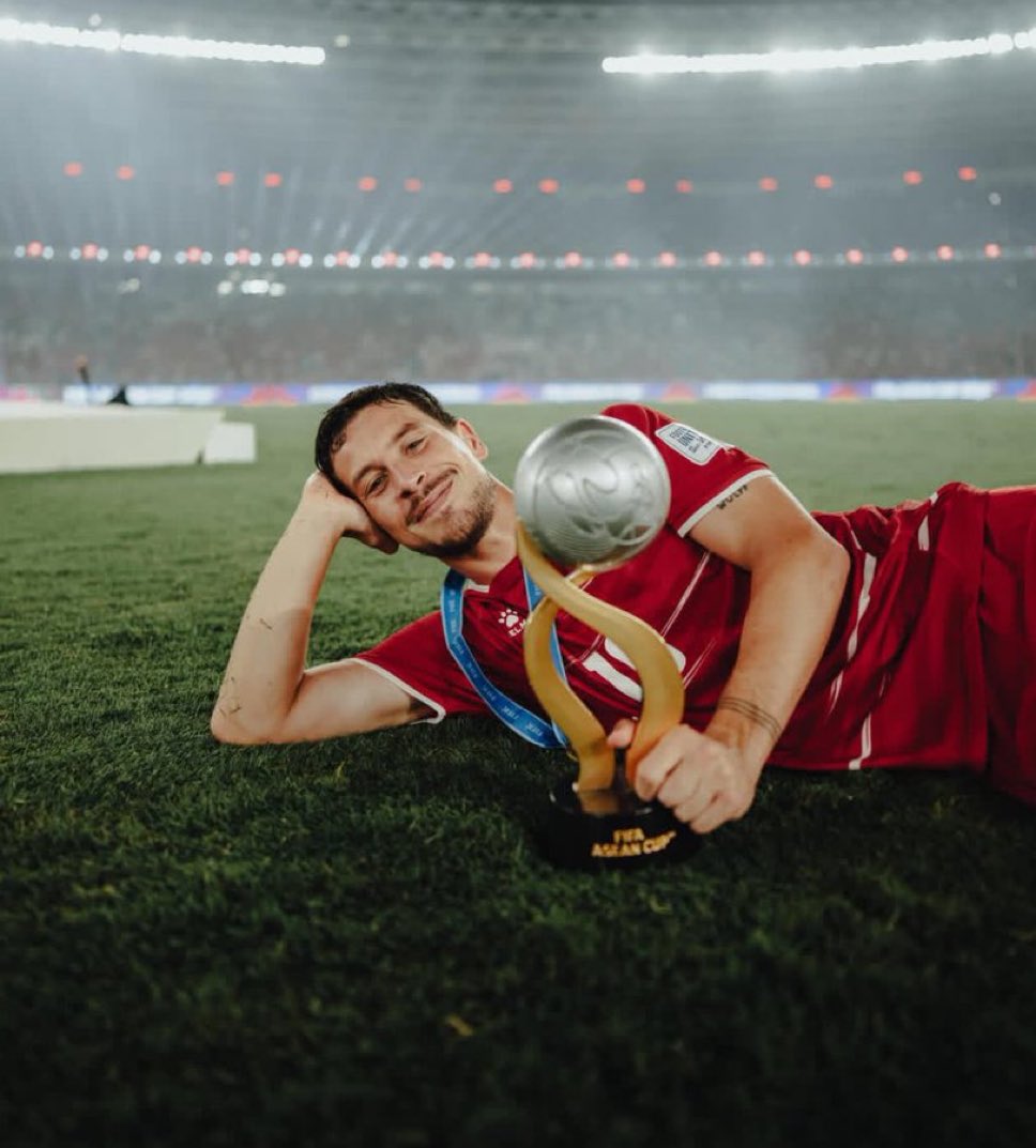 unmagnetism's tweet photo. di klub juara di timnas juara
ngeri prof😎😎😎😎 https://t.co/e4VAxNi44L