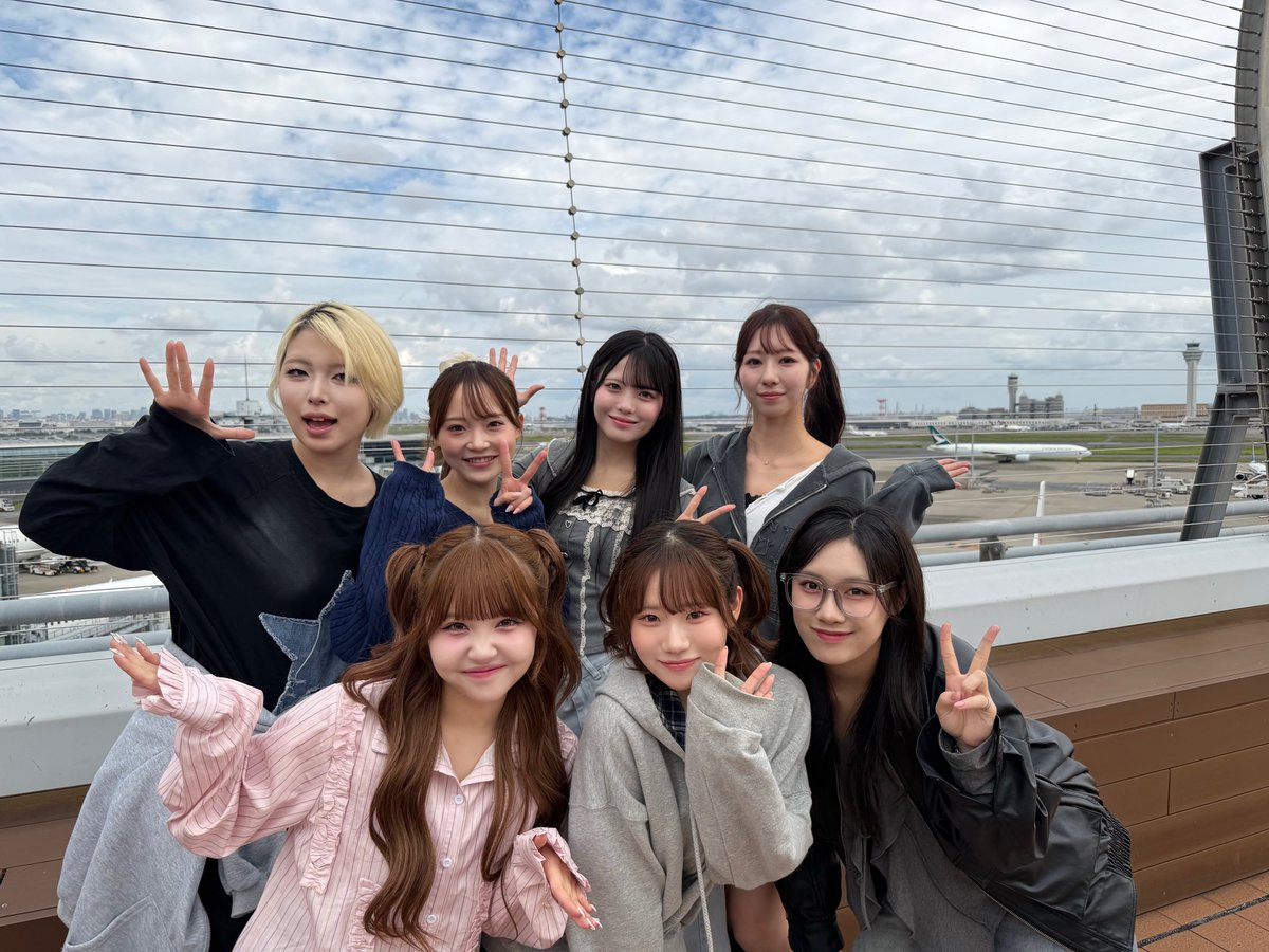 realromantic_x's tweet photo. [#リアロマ学級日誌📕]

みんなで展望デッキをお散歩✈️
いつか7人で各地のRoseicに会いに行きます！
それまで待っててね🫧

#RealRomantic #リアルロマンティック
#リアロマ_ASP3 https://t.co/z1rmD63mW5