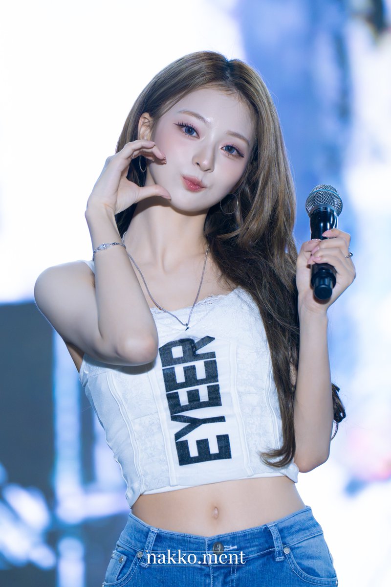 nakkoment's tweet photo. 260929 강남대 나경 HQ
#fromis_9 #프로미스나인 #이나경 #LEENAGYUNG https://t.co/8xsrPvgetE