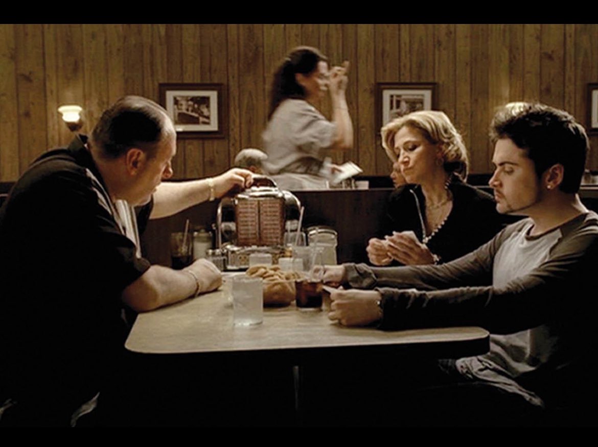 BiigKhalifa's tweet photo. DID TONY DIE OR DID WE JUST NEVER GET THE ANSWER?”

THE SOPRANOS—THE FINAL SCENE
The screen went black
No explanation
No goodbye
No confirmation
Just black

And decades later, people are STILL debating what happened
Did David Chase give us the perfect ending or frustrate viewers? https://t.co/V1hZcjphn2