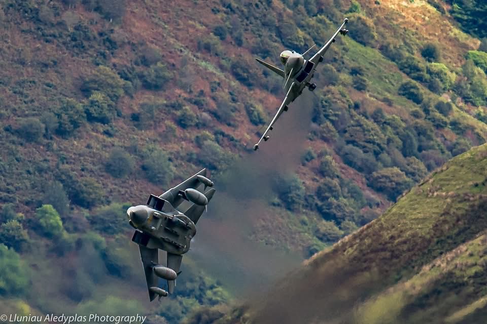 CcibChris's tweet photo. 41 Sqn. First one was the transition from Tornado to Typhoon and as far as I know it's the only time they did a low level sortie together ?
  credit Aled Jones https://t.co/4fu3Hjf9RL