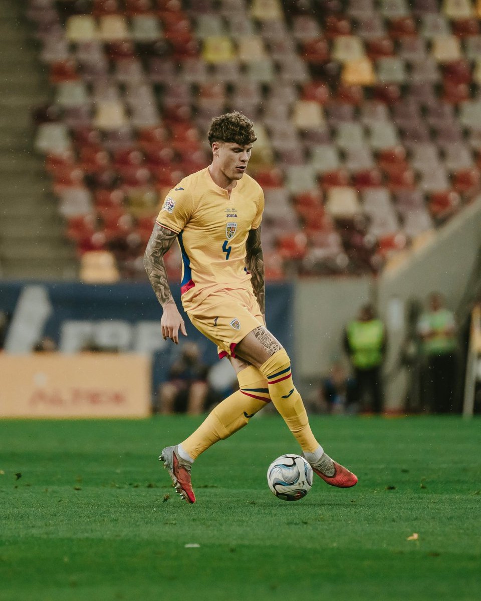 LincolnCity_FC's tweet photo. Representing. 🇷🇴 https://t.co/s1MVL2F6Pu