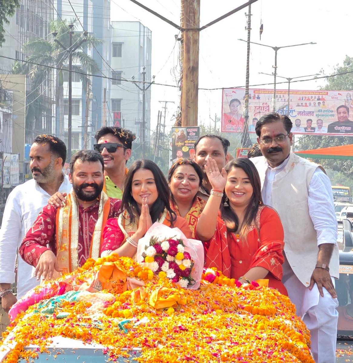 vikaschauhanbjp's tweet photo. आज फिल्म हनुमान अंश की टीम के बुलंदशहर आगमन पर उनके स्वागत में रोड शो किया.......

#teamhanumanansh #shobhinawsatya #purnimatiwari #ananyasingh https://t.co/jq43BPWZTU