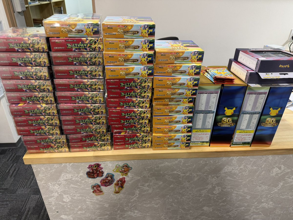 Pokechop_oosu's tweet photo. 本日もたくさん持ち込みいただきありがとうございました😊

また明日もよろしくお願いします！、

もー少しでフォロワー１０００人だなぁ https://t.co/AyGNQIyKfe