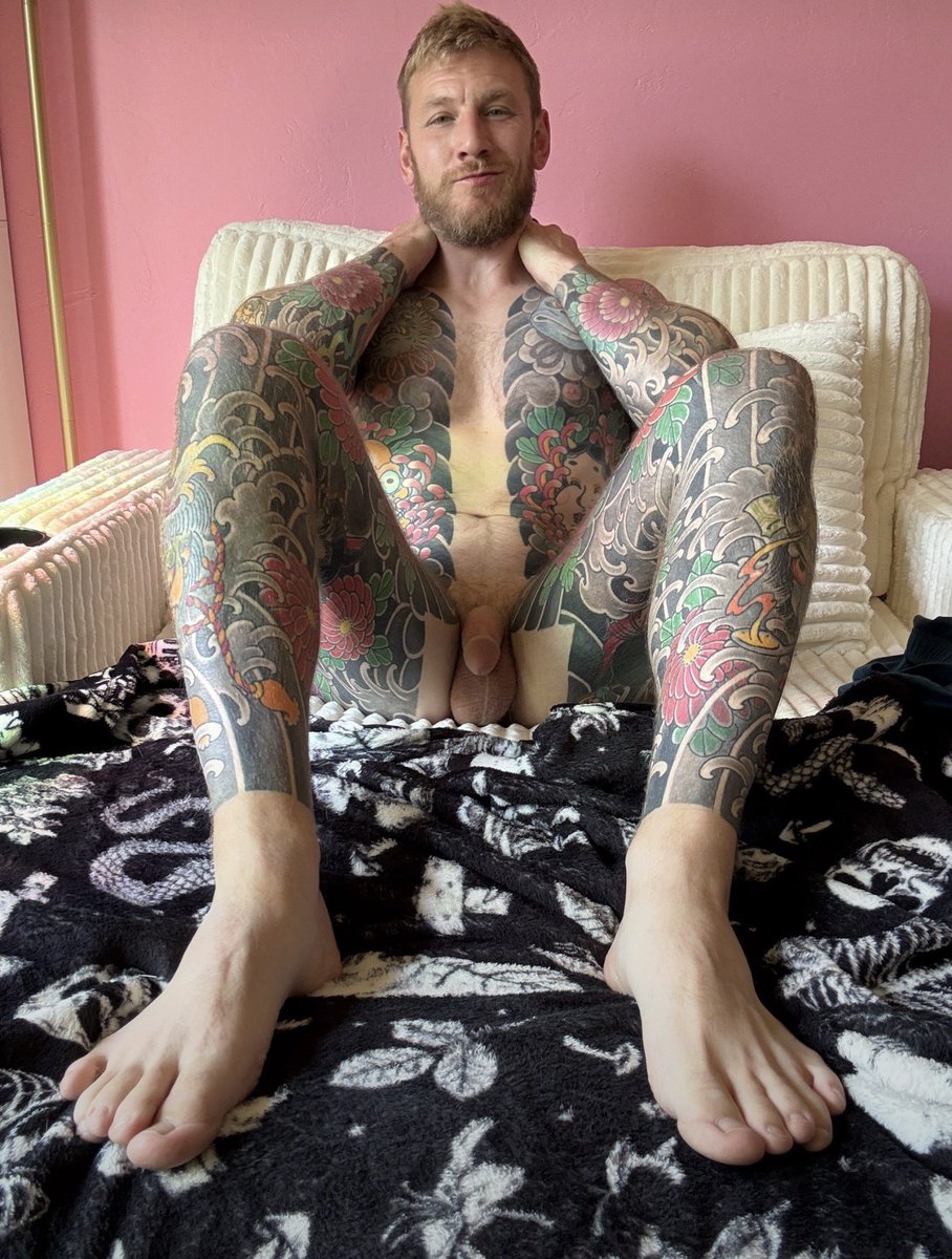 onebigtatoo's tweet photo. Boxers On or Off https://t.co/FGG24BRT6M