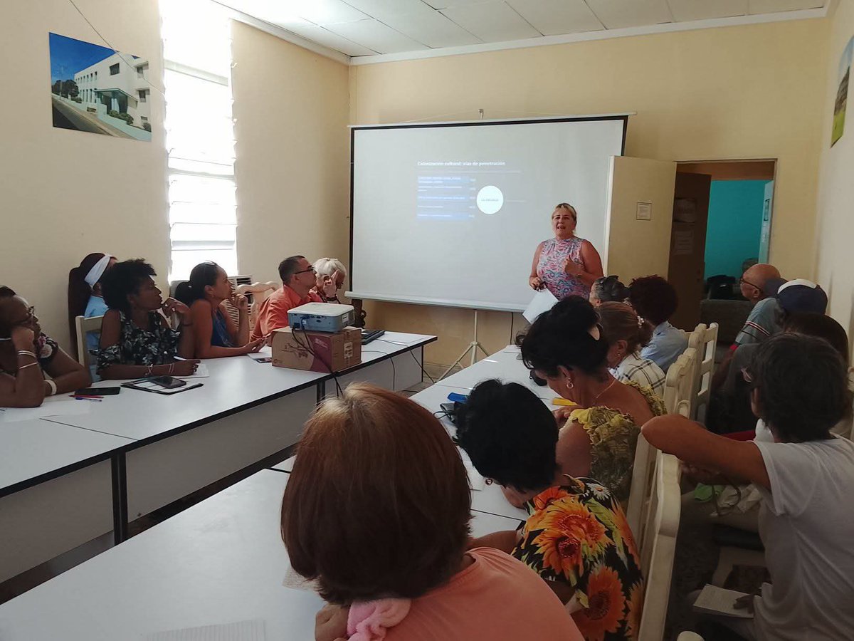 SGEPMTZ's tweet photo. Reflexionar, orientar y acompañar a nuestra estructura es nuestra prioridad para lograr que en cada territorio la educación que brindemos sea de calidad.
#CubaMined
#GobMtz
#EducaciónMatanzas https://t.co/5kEuyp4SkU