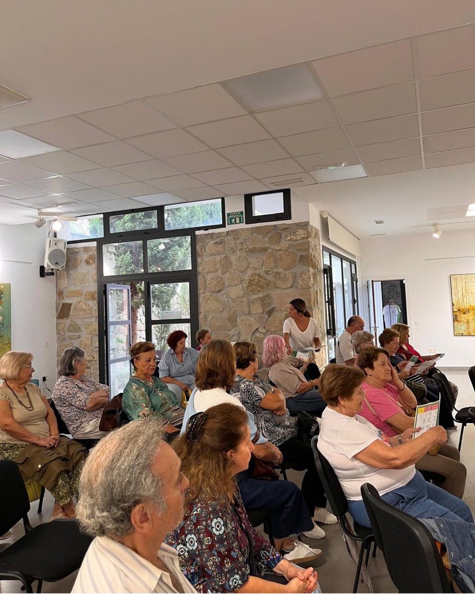 aytoalozaina's tweet photo. 📢👵 ¡Éxito hoy en la presentación de los Talleres Municipales de Mayores 2026/2027! 👴✨
La Concejalía de Mayores ha celebrado el acto del nuevo curso donde los asistentes han resuelto dudas, conocido los horarios y una programación llena de actividades y salud 🙌.
#Alozaina https://t.co/nSrzJblgtH