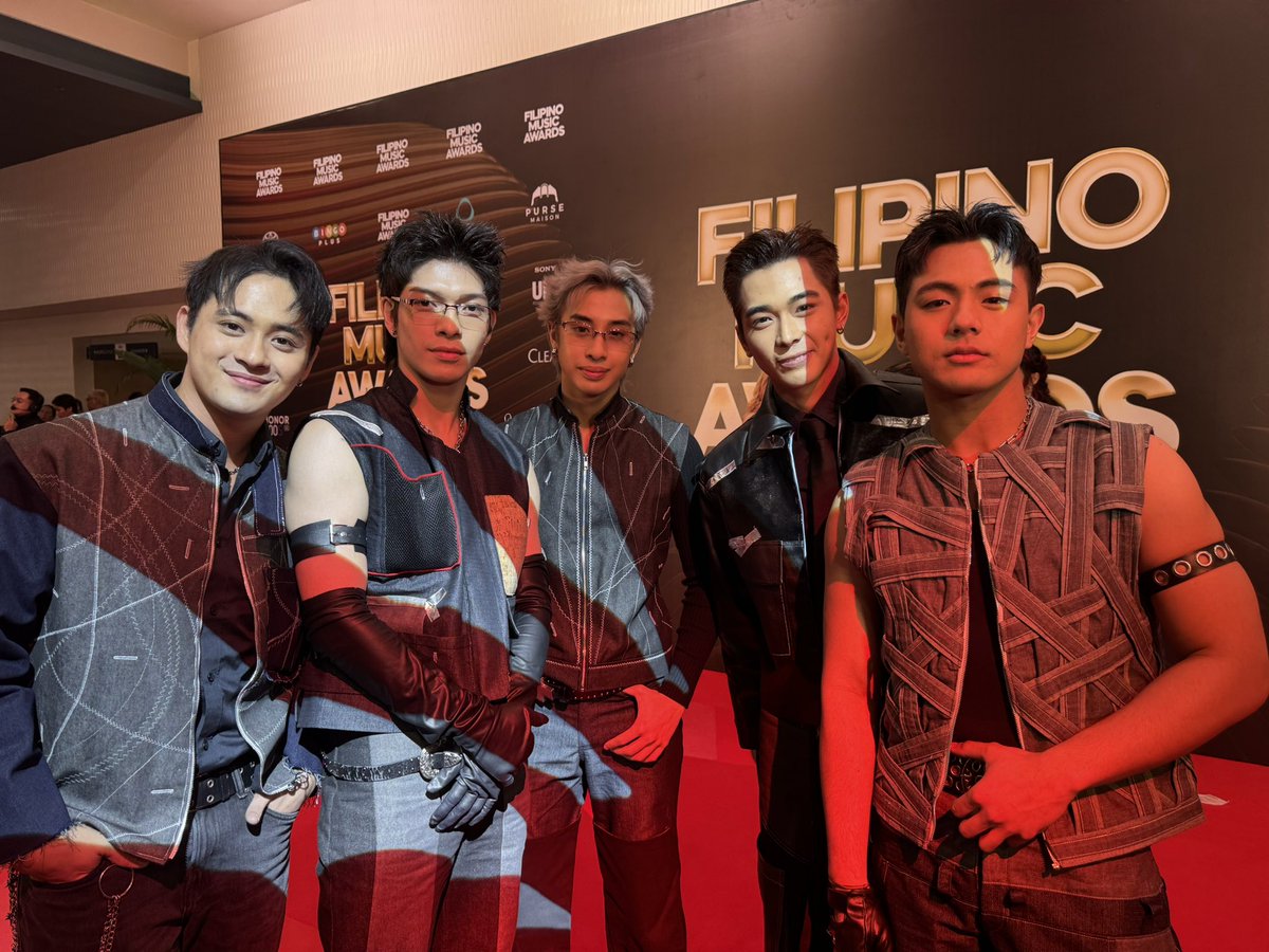 KrishnanGaniel's tweet photo. LOOK: P-pop groups BGYO and DNA have arrived at the Filipino Music Awards. | @ABSCBNNews https://t.co/j7B0RiUWYo