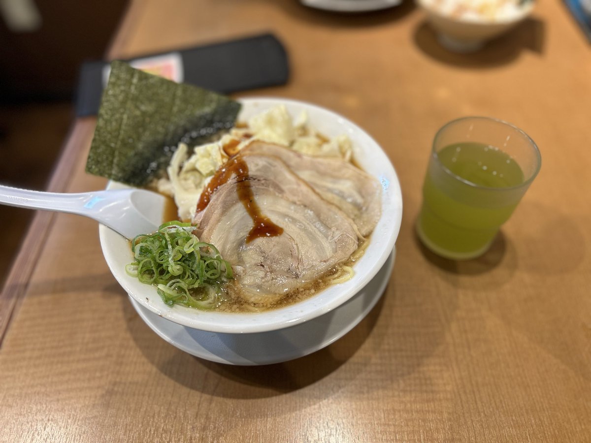 Nights244's tweet photo. 【二代目丸源　松本店】
「熟成醤油　きゃべとん」
松本市

久しぶりに来た
冷たい緑茶が飲みたくて（笑）

二代目の方が店舗少ないって
知らなかった

#ラーメン https://t.co/0q3zFi1LMR