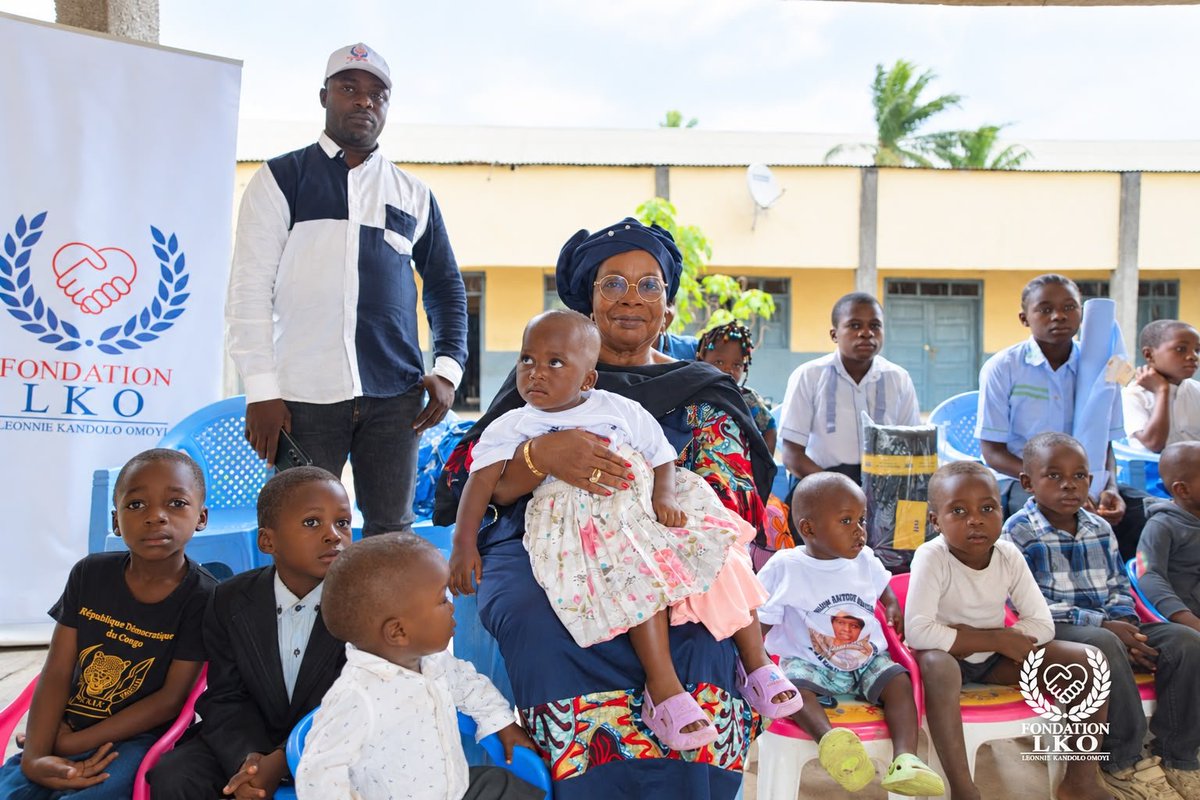 leonnie_kandolo's tweet photo. Un moment rempli d'émotion avec les enfants de l'orphelinat "St Thérèse de l'enfant Jésus" à Tshumbe dans le Sankuru. https://t.co/e6HF1PVzcp