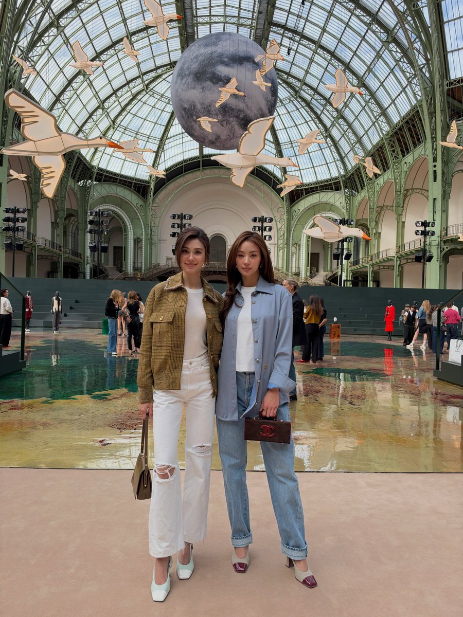 _09jannn's tweet photo. มาดาม🤍มาดาม

#CHANELSS27xLenaMiu
#LalinaLena #MiuNatsha
#CHANELSpringSummer 
#CHANEL #PFW https://t.co/iZ2oeWPcpX