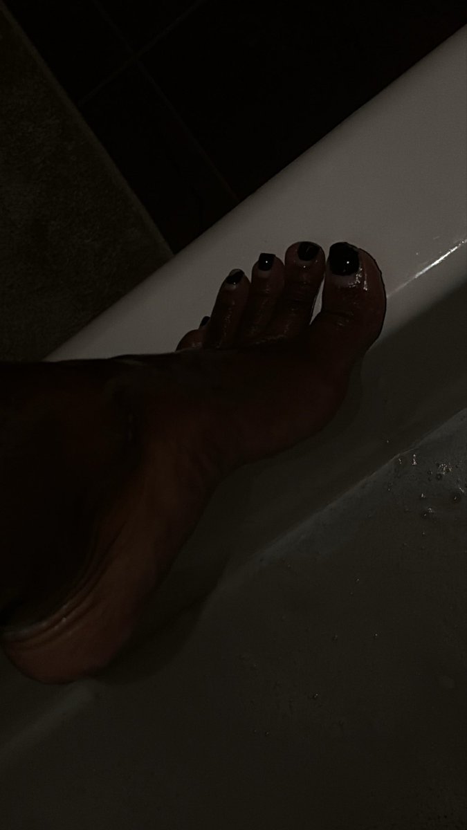 kryphinee445's tweet photo. @FeetFinder come see me now! so we can have some fun 🫧 https://t.co/b9q3pZLUtL