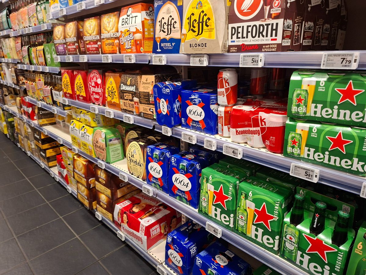 le_Parisien's tweet photo. « C’est préoccupant ! » : à Brest, les débits de boissons et commerces ont presque tous vendu de l’alcool à des mineurs
➡️ https://t.co/gAYFirRW3s https://t.co/qhE5JGbZtv