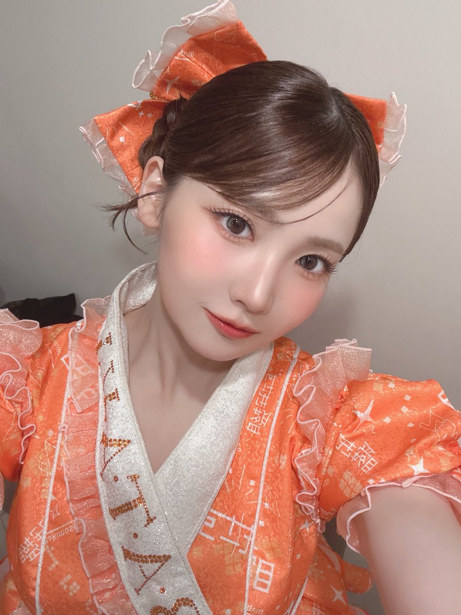 momo_tim99's tweet photo. #THESHOW 出演させて頂きました🇰🇷✨️
見てくださった皆さん、本当にありがとうございました💭

瞬きもせず(#MMZ)の
オレンジ色担当 高花ももです🍑

初めて音楽番組のステージに立てた事とっても嬉しくて幸せでした！！
もっともっと瞬きもせずをたくさんの方に知ってもらえるように頑張ります✊🏻🇰🇷
これからもよろしくお願いします!!

✧︎┈┈┈┈┈┈┈┈┈┈┈┈┈┈┈┈⟡

#THESHOW 출연했습니다🇰🇷✨️
봐주신 모든 분들, 정말 감사합니다💭

순간도 없이(#MMZ)의
오렌지 담당 타카하나 모모입니다🍑

처음으로 음악방송 무대에 설 수 있어서 정말 기쁘고 행복했어요!!
앞으로 더 많은 분들에게 순간도 없이를 알릴 수 있도록 열심히 하겠습니다✊🏻🇰🇷
앞으로도 잘 부탁드립니다!!

 #MMZ   #SBS  #마바타키모세즈  #thekpop