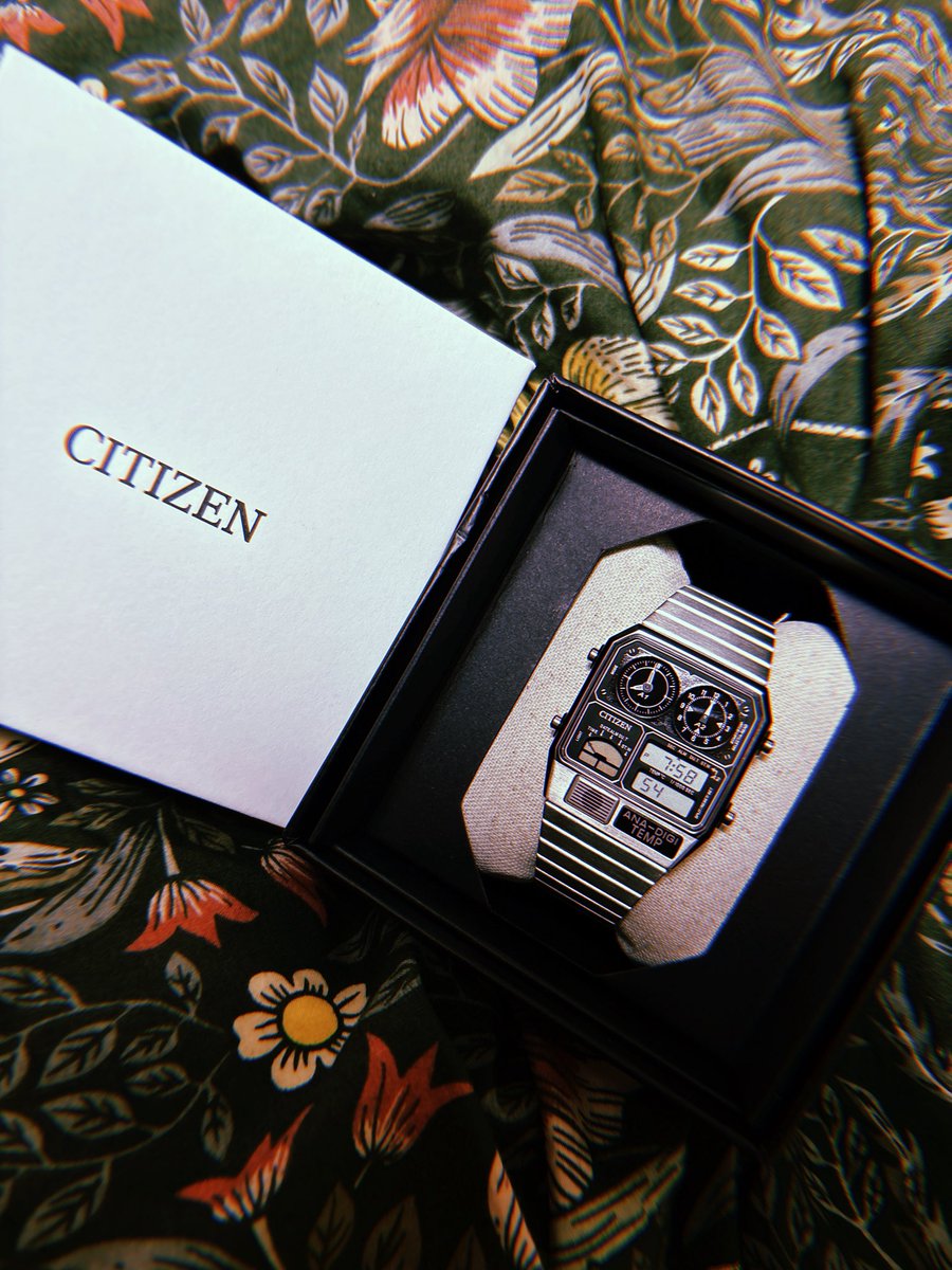 kiyoshimadayo's tweet photo. 欲しかった時計やっと届いた〜⌚️✨️
サイコーーーです https://t.co/ZVRwRv7i7t