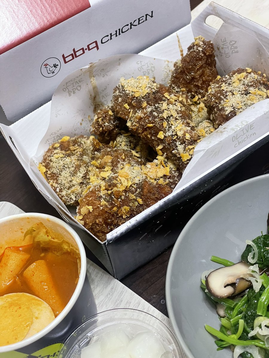 Maki1843409's tweet photo. 夜ご飯も🐔 チャクチャクガーリック🧄
トッポッキも🤤
Feel CRUNCH 日本にも来ないかなあ

チキンムとても好きです(*´ω｀*) https://t.co/88S0PBia5P