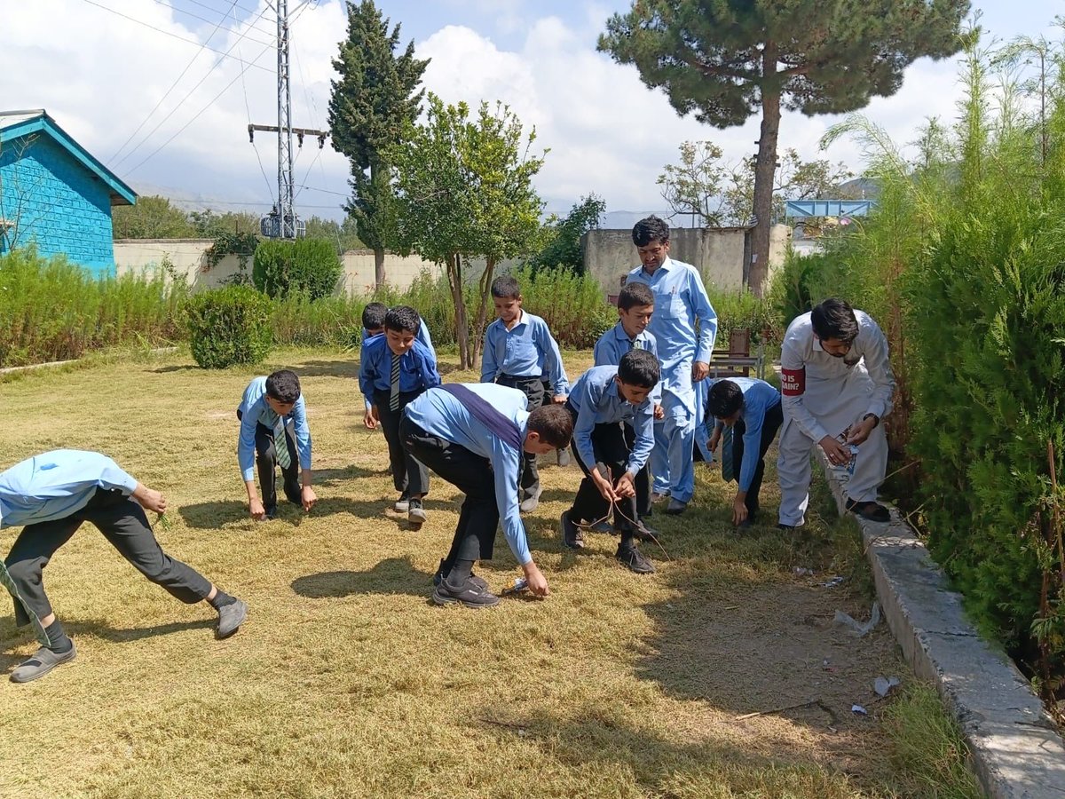WhoIsHussain's tweet photo. Our Parachinar team ran a series of environmental activities across local schools and communities for #WorldCleanUpDay. 

Volunteers led awareness sessions with students before getting hands-on with tree planting and clean-up drives. https://t.co/uzxu1z5IPr