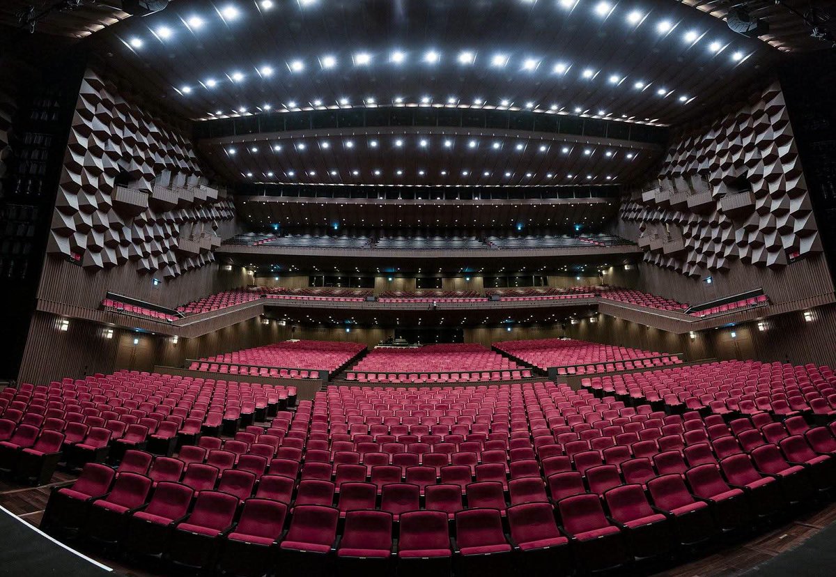Artex_artecuba's tweet photo. Mañana 7 de Octubre la cita es en el Legendario y emblemático escenario de FESTIVAL HALL DE OSAKA. Una de las salas de conciertos más famosas de todo Japón.
 Mónika Mesa y los Jóvenes Clásicos del Son. https://t.co/WU28kgQP0i