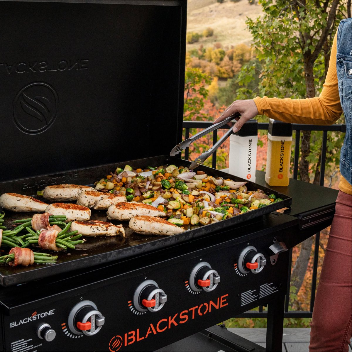 Socalbbqshop's tweet photo. Blackstone premium griddles from the USA are the cutting edge of everything flat top grilling.

Shop:
https://t.co/LmDFegMy7x 

#socalbbqshop #outdoorliving #bbq #food #fire ##BlackstoneGriddle #GriddleNation #FlatTop https://t.co/N6KcEXIoSb