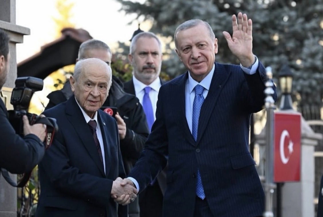 bursaradarr's tweet photo. Devlet Bahçeli: “Cumhurbaşkanı Erdoğan üçüncü kez aday olmalı ve bir kez daha seçilmelidir.” https://t.co/QW8zT9u4i2