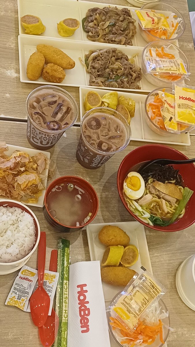 Justrosequartz's tweet photo. Buka puasaaaa https://t.co/txpgJMgo7V