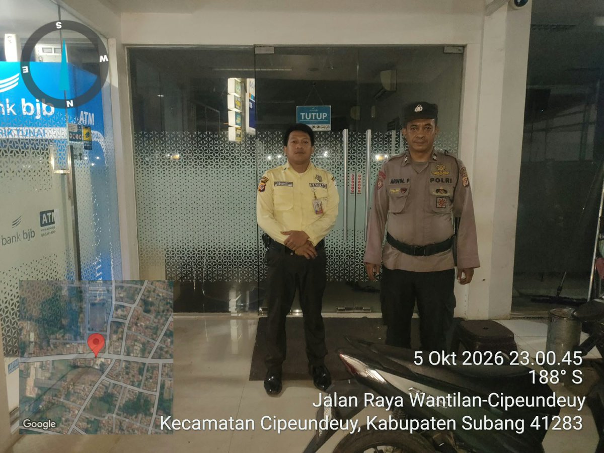 HumassekCpdysbg's tweet photo. Kegiatan Patroli OBVIT Perbankan dan Perniagaan Toko Modern.

SUBANG, Senin (05/10/26) Personil Patroli Samapta Polsek Cipeundeuy laksanakan Patroli OBVIT Bank Mandiri, BRI, BJB, BNI, dan Toko Modern antisipasi kejahatan https://t.co/oIgYnsrQ27