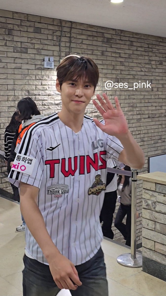 ses_pink's tweet photo. #은석 귀여워잉ㅠㅠㅠ https://t.co/KW0r8XnxRW