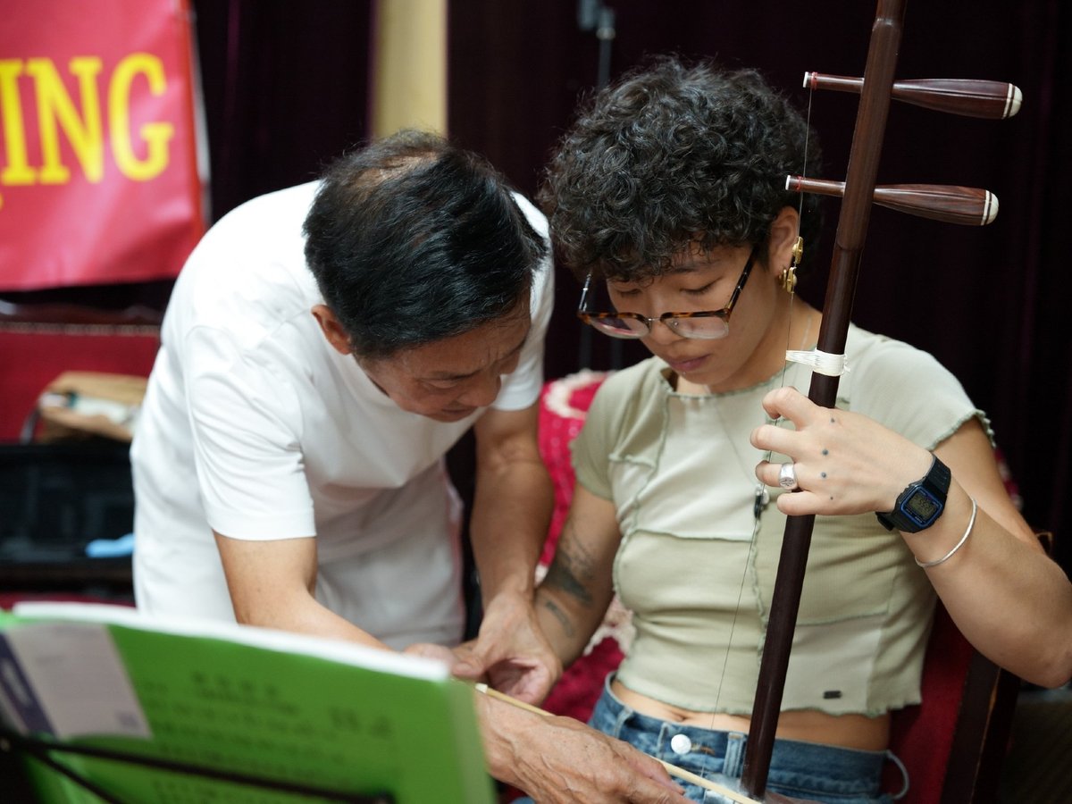intermediae's tweet photo. El próximo #24OCT os invitamos al encuentro de cierre del proyecto 𝐖𝗵𝗲𝗿𝗲 𝗶𝘀 𝗺𝘆 𝗳𝗿𝗶𝗲𝗻𝗱𝘀 ______?, de Yuan iuan, seleccionado en #IntermediaeDistribuido 2025-2026.

💁'Por quienes fueron, somos'
🕦11:30h
📍Nave 17. Aulario @mataderomadrid 
ℹ️https://t.co/D9zXhnYMv6 https://t.co/p9JzD7mPtM
