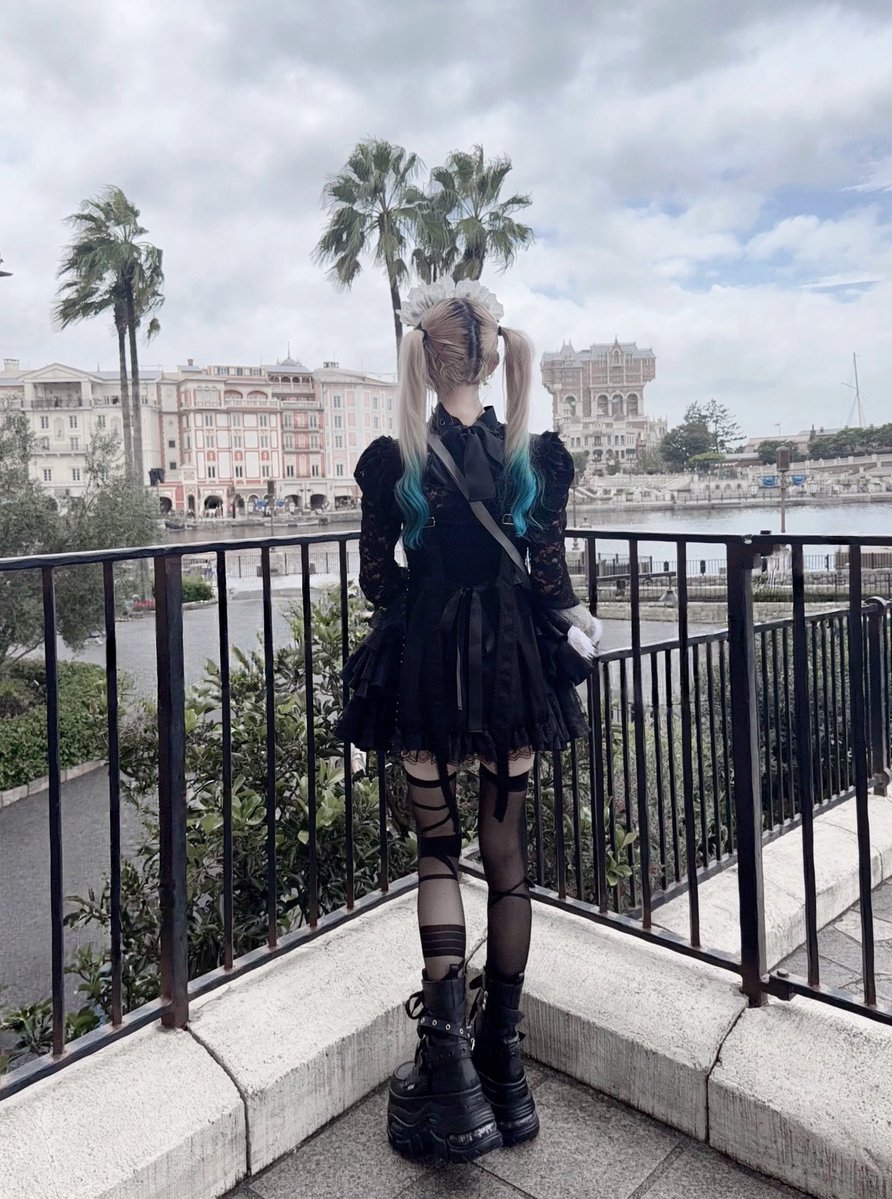 Liii_Riii's tweet photo. 真っ黒メイドなのでわんちゃんのお世話は出来ます🐾 https://t.co/hfGb7yQtU7