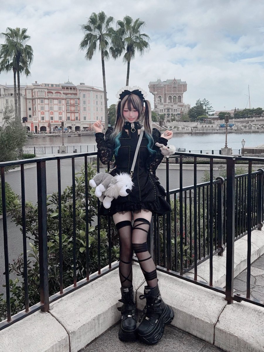 Liii_Riii's tweet photo. 真っ黒メイドなのでわんちゃんのお世話は出来ます🐾 https://t.co/hfGb7yQtU7