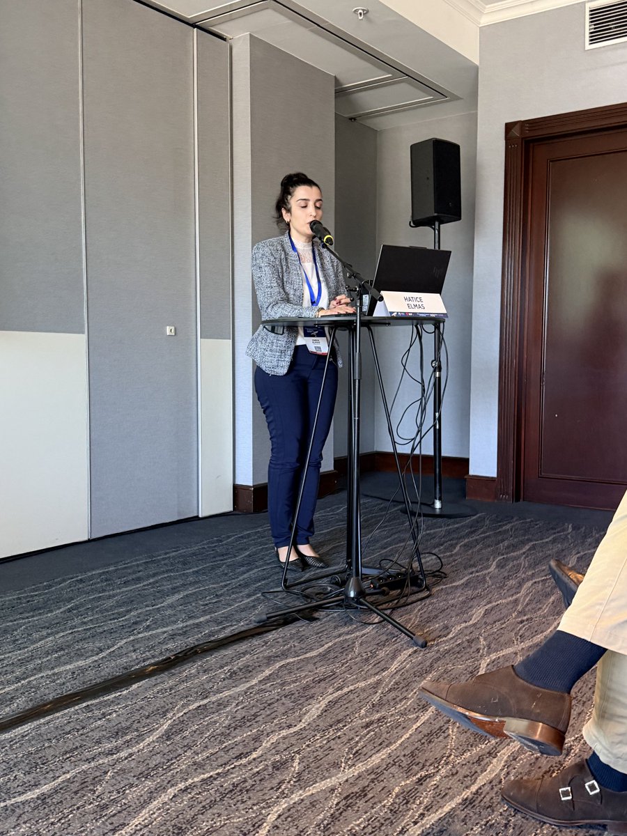 Baskotacytopath's tweet photo. Wonderful @ElmasHatice1 presenting multi institutional and international collaboration study of digital slide sets #ECCyto2026 @EfcsYoung @CytologyEFCS @mdlozanoe https://t.co/fyf60HoPhr