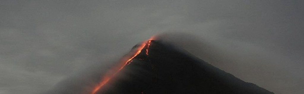 inkveils's tweet photo. i accidentally manifested visiting the Volcano that’s been my header on here &amp; tumblr &amp; pinterest for YEARS this summer btw 👀 https://t.co/9fudxImv79
