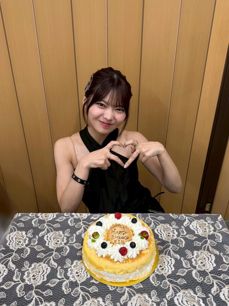 angerme_upfront's tweet photo. ＼\ 💚開催決定！💚 /／

アンジュルム 川名凜バースデーイベント2026
🗓2026/12/8（火）①17:00 ②19:30
📍一ツ橋ホール（東京）
▶︎ https://t.co/tsgvo66OcS
【申込締切：10/20（火）12:00まで】

 #川名凜 の23歳の誕生日を
ぜひお祝いしに来てください🐸🎂 https://t.co/slbZ9MrtKK