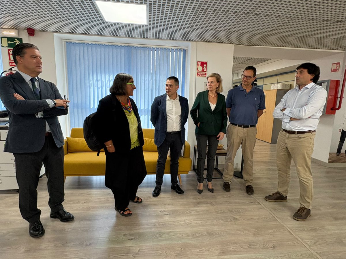 calidadACSA's tweet photo. @mjsanchezperez, dra. gral. Investigación, Innovación y Formación de @AndaluciaJunta, ha visitado #ACSA y #OTCPI, acompañada por el dr. gerente @FProgresoysalud
➡️Una visita para compartir nuestra visión de la #calidad como motor de innovación y #mejoracontinua
🤝Seguimos sumando https://t.co/ON3gboxm8C
