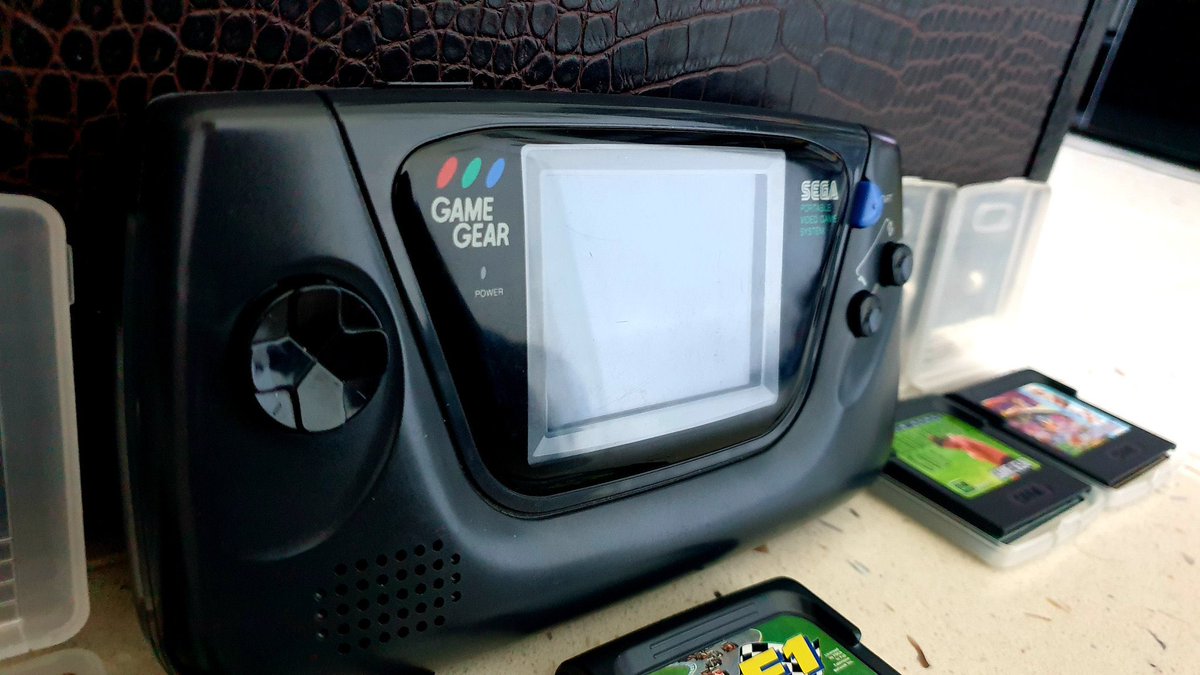 16bitnostalgia's tweet photo. Happy 36th birthday to my 2nd favourite handheld of the 90s, the Sega Game Gear, first released today in 1990! https://t.co/ZMfKdObvA2