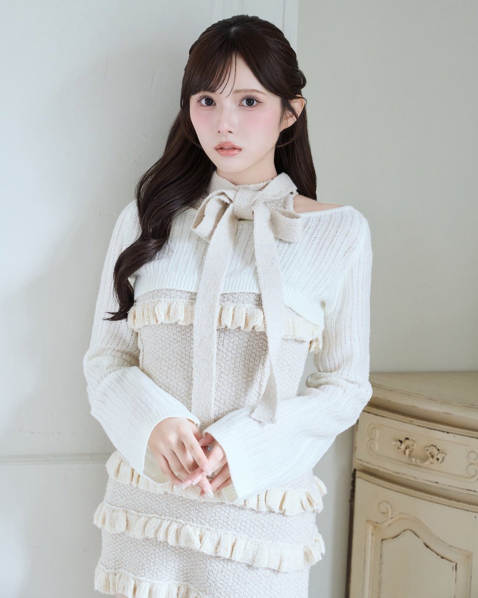 rosemuse_'s tweet photo. ┈𝑛𝑒𝑤 𝑎𝑟𝑟𝑖𝑣𝑎𝑙

"Many frills mini knit o/p set"
color : pink/beige
¥19,800(tax in)

release
⁡⁡↪︎web 10/13(tue) 20:00~
⁡⁡↪︎store 10/14(wed) 11:00~

◾︎pink : 155cm
◾︎beige : 165cm
⁡
#RoseMuse https://t.co/sH7iXpWyNP