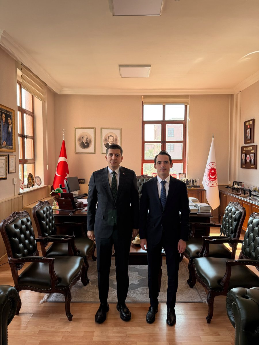 sercansakarya22's tweet photo. Milli Savunma Bakanlığı Tedarik Hizmetleri Genel Müdürlüğüne atanan değerli kardeşim @Z_Erdogan53 hayırlı olsun ziyaretinde bulundum. https://t.co/1cbl05w44H