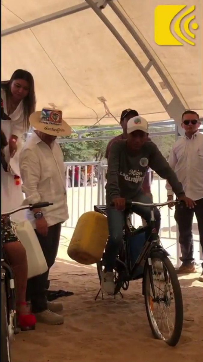 SpartanKen2453's tweet photo. @petrogustavo Las grandes soluciones de Petro cuando era presidente https://t.co/dIsMMFsHC9