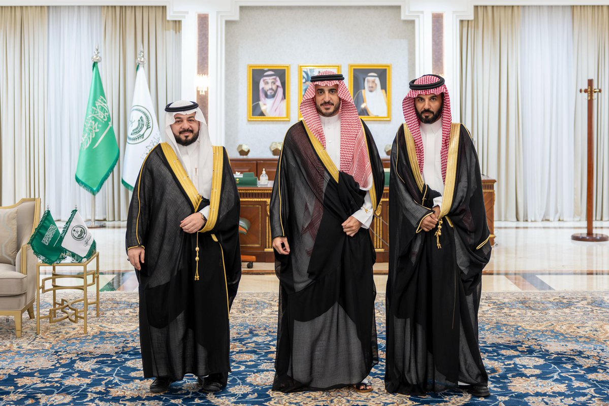 AljoufSA's tweet photo. سمو أمير #منطقة_الجوف يدشّن البرنامج الدعوي "البناء العقدي".

https://t.co/OlEHVanjtS https://t.co/Ow4jDpT8j3