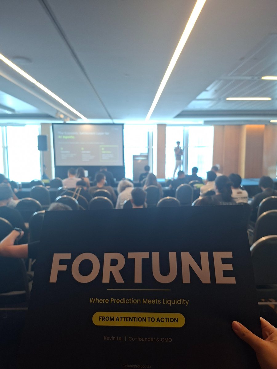 fortuneglobal_'s tweet photo. 👋 Hello Singapore 🇸🇬

Great energy at the AI Agent Summit today, hosted by @NoosProtocol.

📍 Suntec Singapore Convention & Exhibition Centre

Our Co-Founder Kevin shared insights on liquidity gaps, AMM limitations, cross-platform routing, and lessons from building Fortune on BNB Chain.🟨

Thank you to the hosts, partners and participants who attended the event.

See you at Token2049 tomorrow!💚