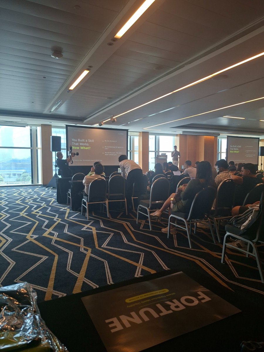 fortuneglobal_'s tweet photo. 👋 Hello Singapore 🇸🇬

Great energy at the AI Agent Summit today, hosted by @NoosProtocol.

📍 Suntec Singapore Convention & Exhibition Centre

Our Co-Founder Kevin shared insights on liquidity gaps, AMM limitations, cross-platform routing, and lessons from building Fortune on BNB Chain.🟨

Thank you to the hosts, partners and participants who attended the event.

See you at Token2049 tomorrow!💚