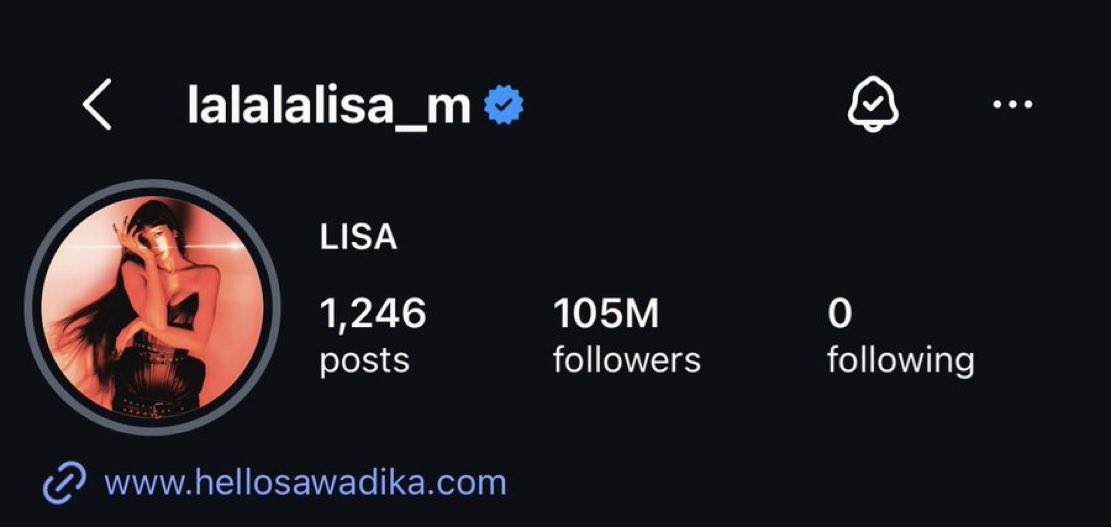 lalisahourIy's tweet photo. LISA HAS FINALLY CHANGED HER PFP AFTER YEARS OMG https://t.co/yYn0PLojxL
