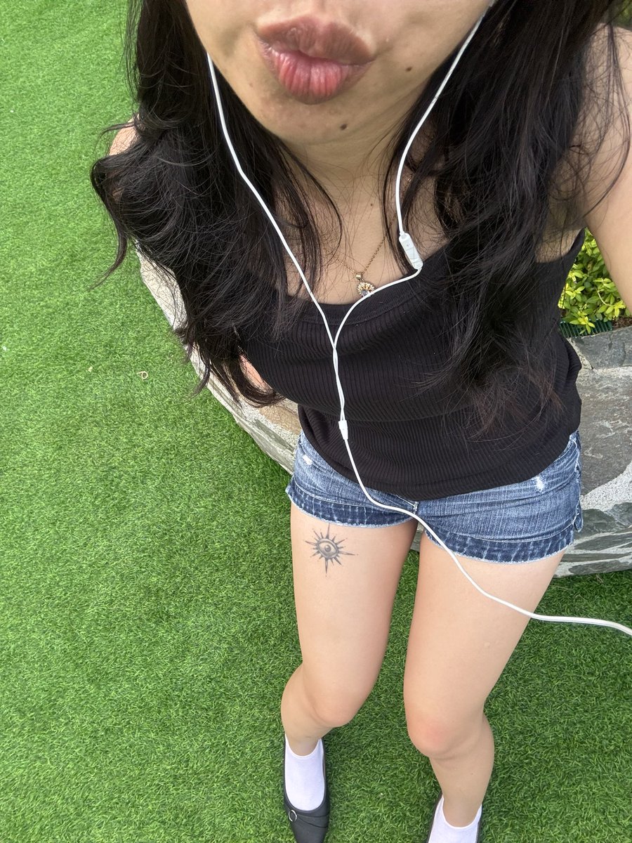 bttrcocoa's tweet photo. fit checkuhhhh my mother found out ab the tattoo i managed to hide for 4 yrs i can now show it in public lawl https://t.co/CTHDhJUW7V
