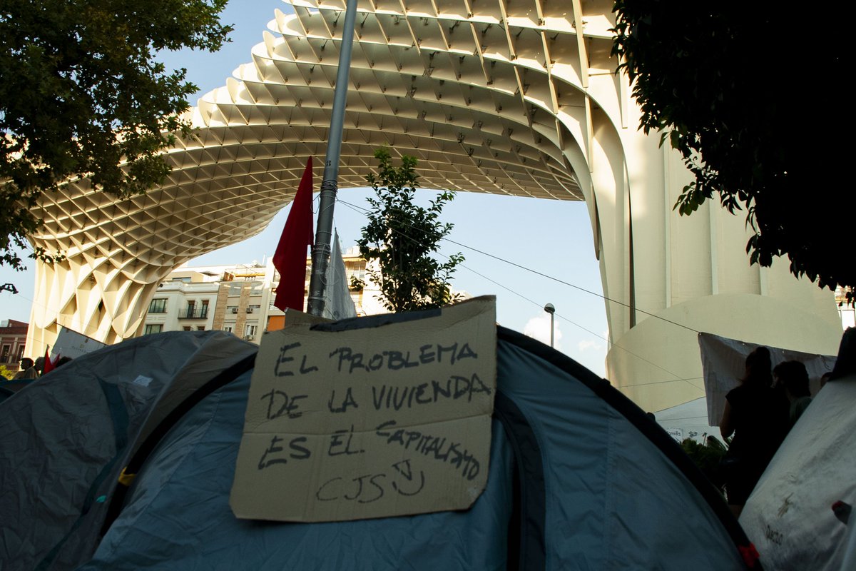 CJS_Sevilla's tweet photo. Algunas fotos de la acampada por la vivienda en Sevilla. 

¡Continuamos!

¡Luchemos por la vivienda, luchemos por el socialismo! 🚩 https://t.co/OMZx7EGlBm