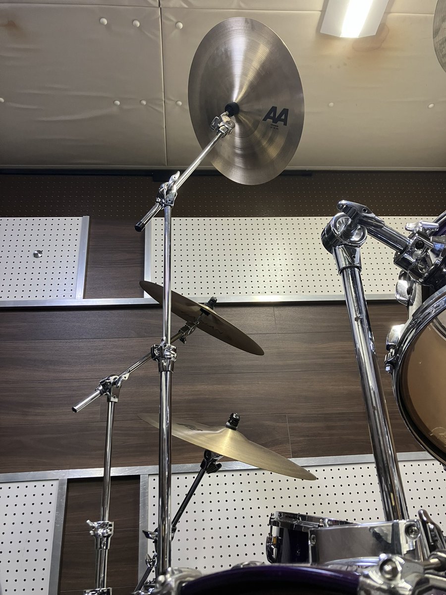 NEGA_YuOfficial's tweet photo. 新しいグッズのご予約してくれた皆さんありがとう。
僕もジップアップのパー…フーディーお願いしました笑。
���日も個人リハーサル、��が付けばライブまで後2週間とちょっと。
早くライブハウスで会いたいね😼
#NEGA https://t.co/T0NbSDQ4fi