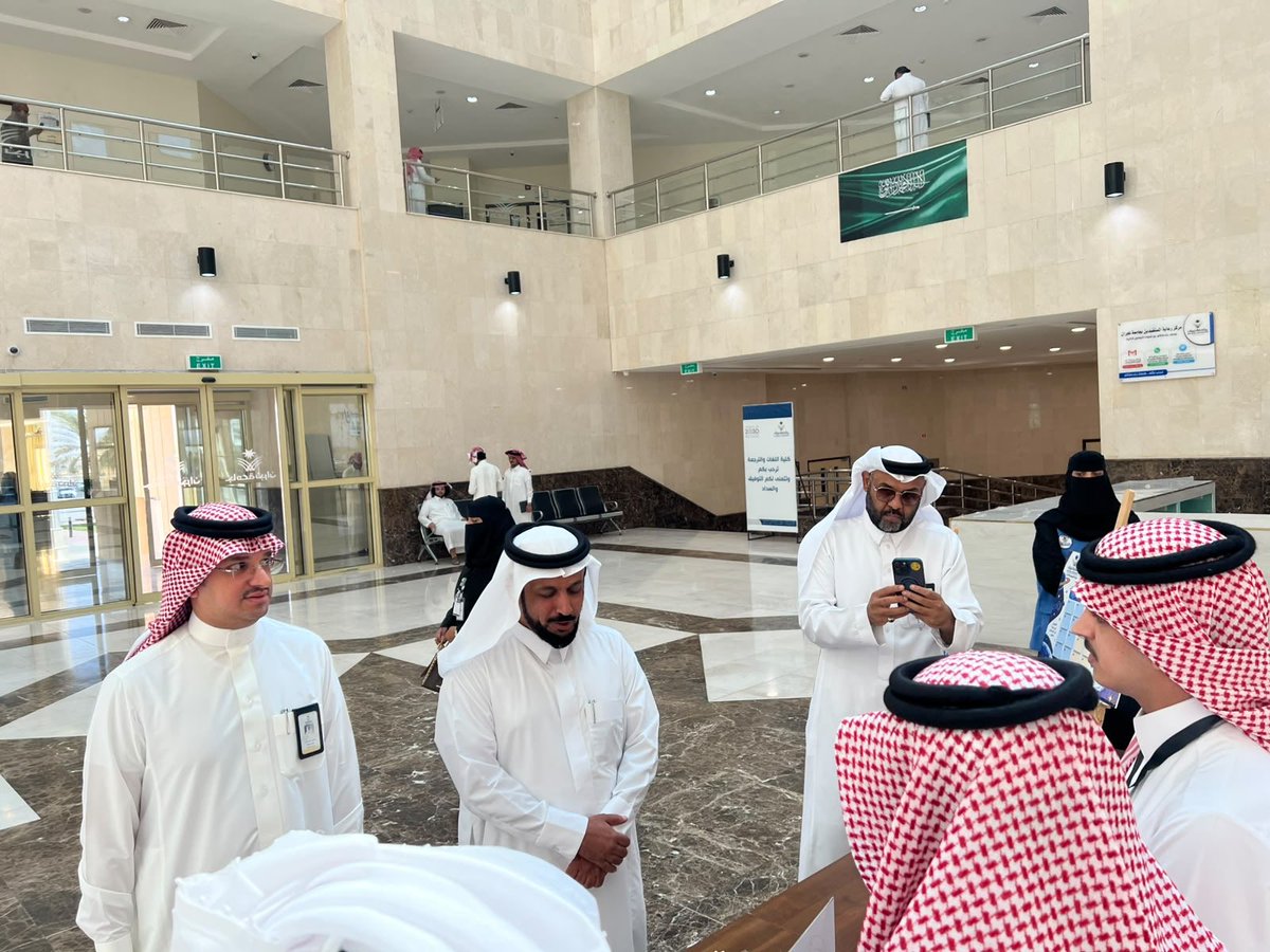 ScienceClub_NU's tweet photo. #لقطات 
بكل فخر، اختتمنا حفل تدشين نادي العلوم الأساسية، بحضور عميد الكلية د. محسن الهمامي، ورؤساء الأقسام وأعضاء هيئة التدريس وأعضاء النادي.
شهد الحفل كلمة العميد، والتعريف بالنادي ومساراته، وعددًا من الفعاليات العلمية على المسرح
شكرًا لكل من شاركنا هذه البداية وساهم في نجاحها. https://t.co/k5fchBWD1b