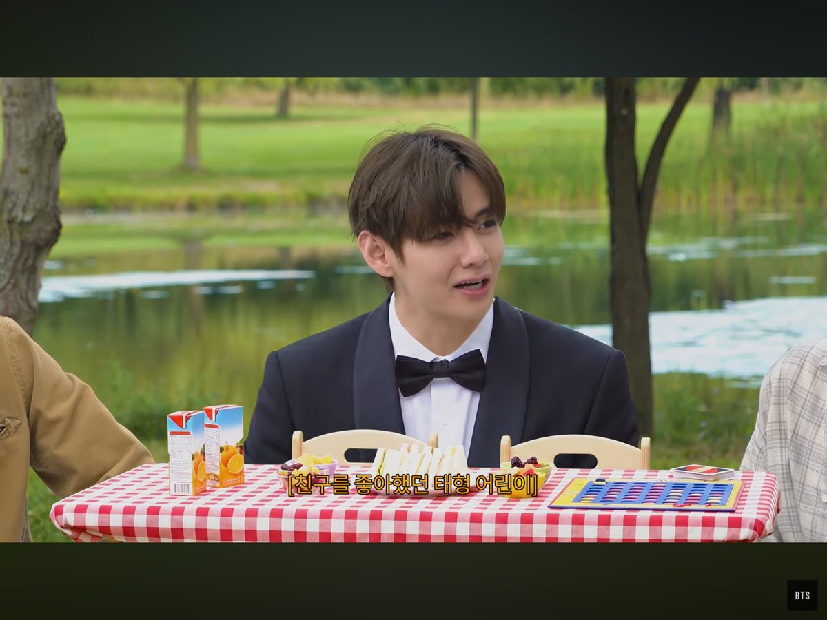 Nii20220123's tweet photo. スーツの合成、上手過ぎないか？😂今って映像の編集でもAI使えるのかなもう🤔 https://t.co/ugTmdd1fOF