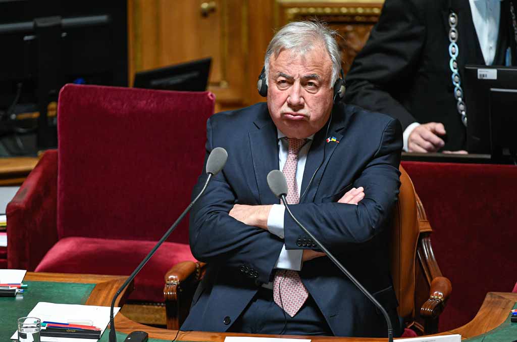 CerfiaFR's tweet photo. 🇫🇷💰 FLASH | « Nous sommes au bord de la crise financière », alerte le président du Sénat Gérard Larcher. https://t.co/YbOoRjPSid